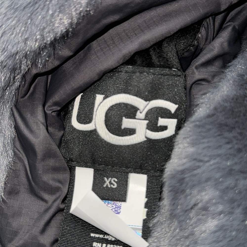 UGG AMILEA REVERSIBLE QUILTED JACKET - Picture 4 of 4
